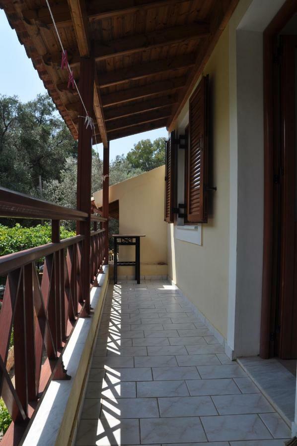 Areti'S Apartment Агиос Георгиос Пагон Екстериор снимка
