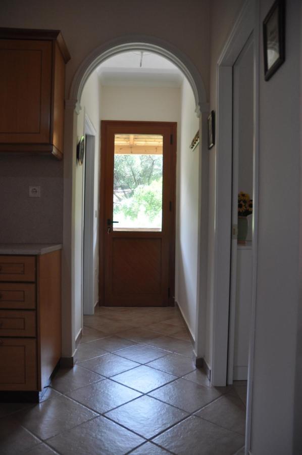 Areti'S Apartment Агиос Георгиос Пагон Екстериор снимка